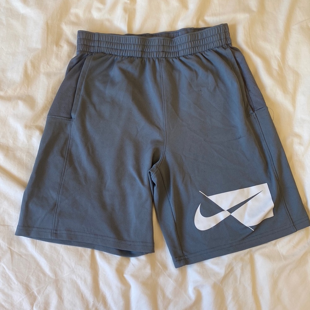 Boys Nike Dri Fit Grey Shorts Size Large